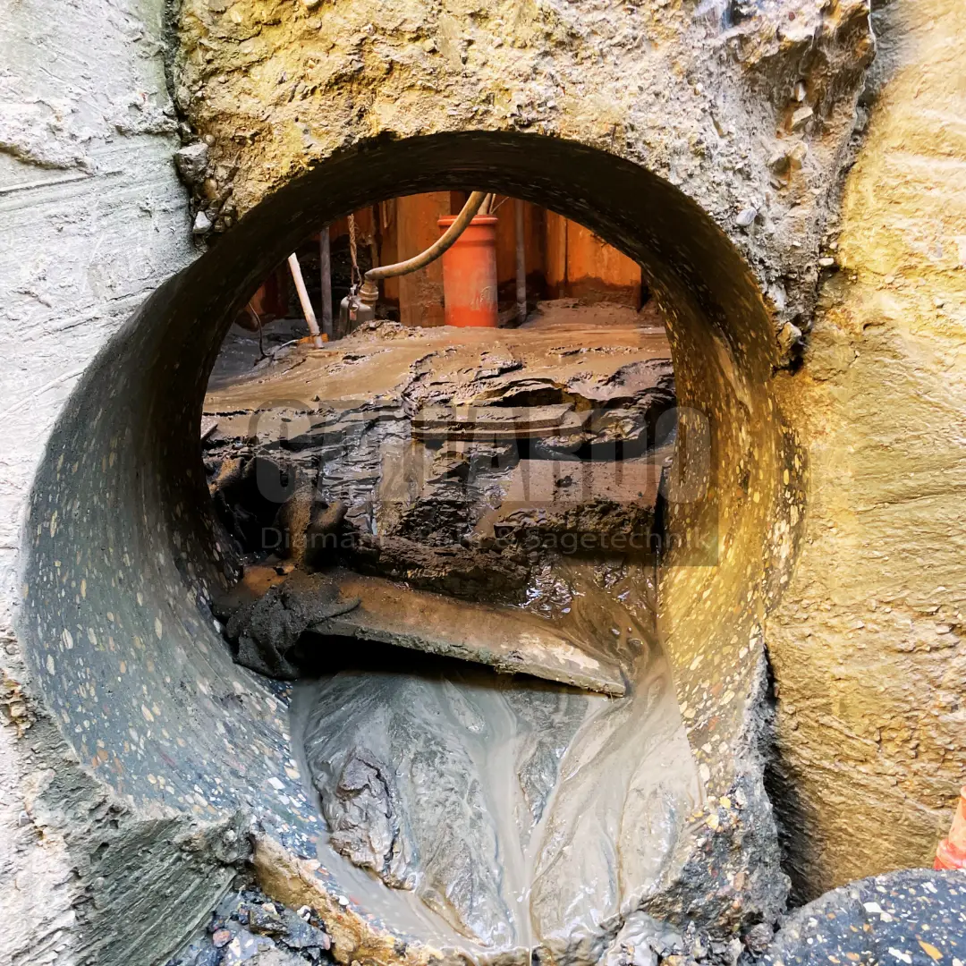 Gallardo Betonbohren & Betonsägen GmbH Düsseldorf 1,00 Meter Wandöffnung.JPG