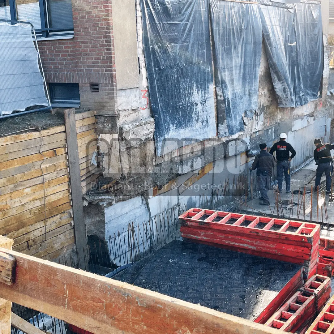 Gallardo Betonbohren & Betonsägen GmbH Düsseldorf Fundament trennenKaarst.JPG