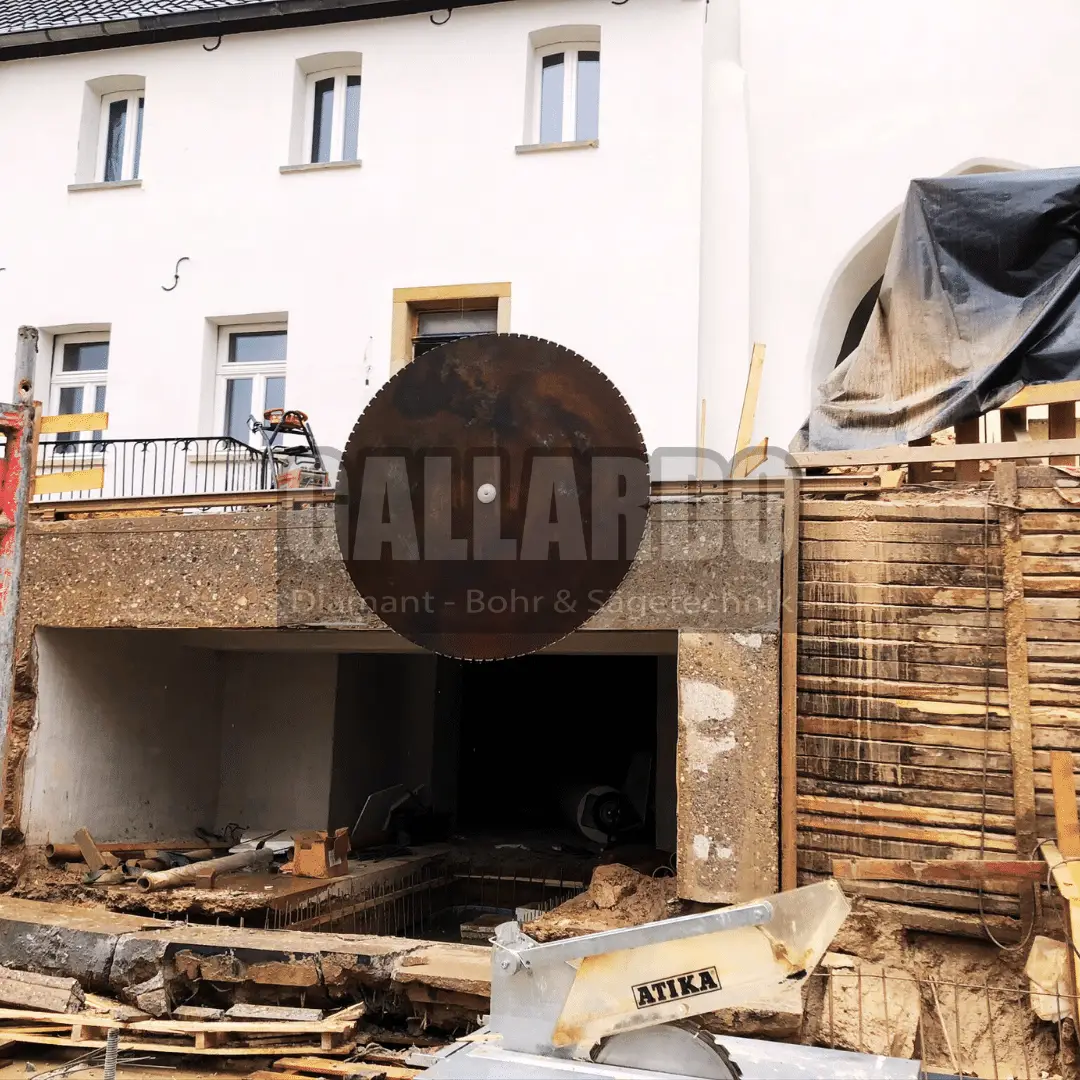 Gallardo Betonbohren & Betonsägen GmbH Düsseldorf Unterzug Rückbau Krefeld.JPEG